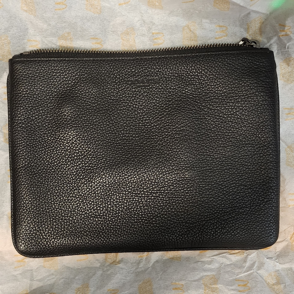 Coach Multifunctional Pouch